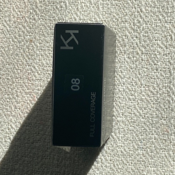 KIKO MILANO FULL COVERAGE
CONCEALER BNWT - Picture 6 of 7